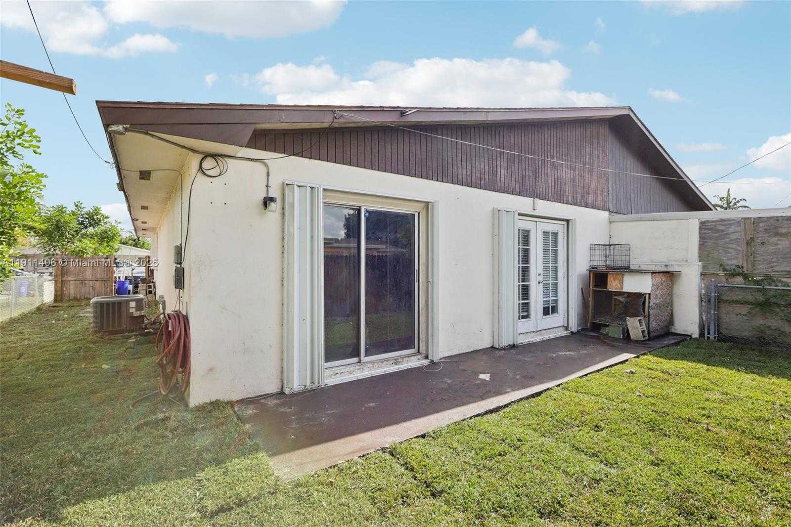 Small Image of 2117 EAST BOND DR #1, West Palm Beach Number 29