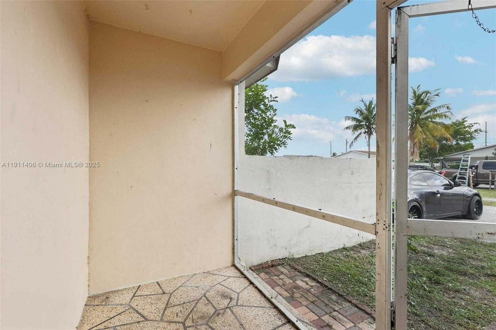 Small Image of 2117 EAST BOND DR #1, West Palm Beach Number 8