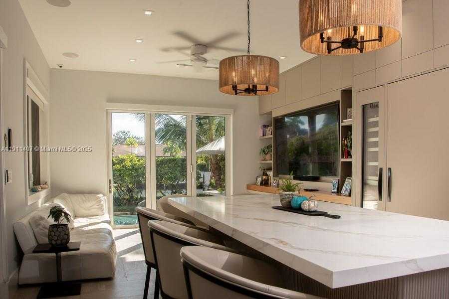 Small Image of 4819 UNIVERSITY DR #4819, Coral Gables Number 13