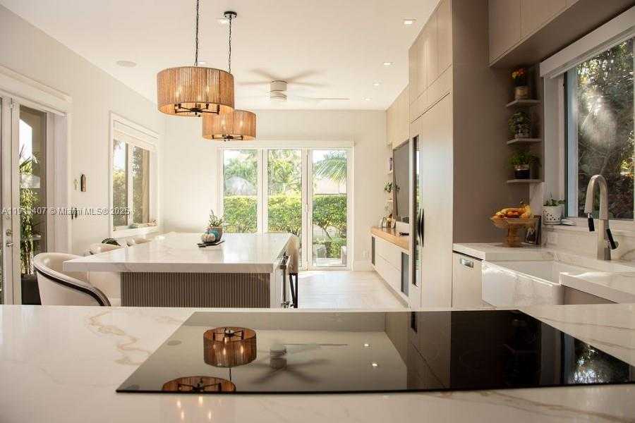 Small Image of 4819 UNIVERSITY DR #4819, Coral Gables Number 17