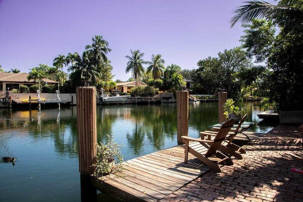 Small Image of 4819 UNIVERSITY DR #4819, Coral Gables Number 2