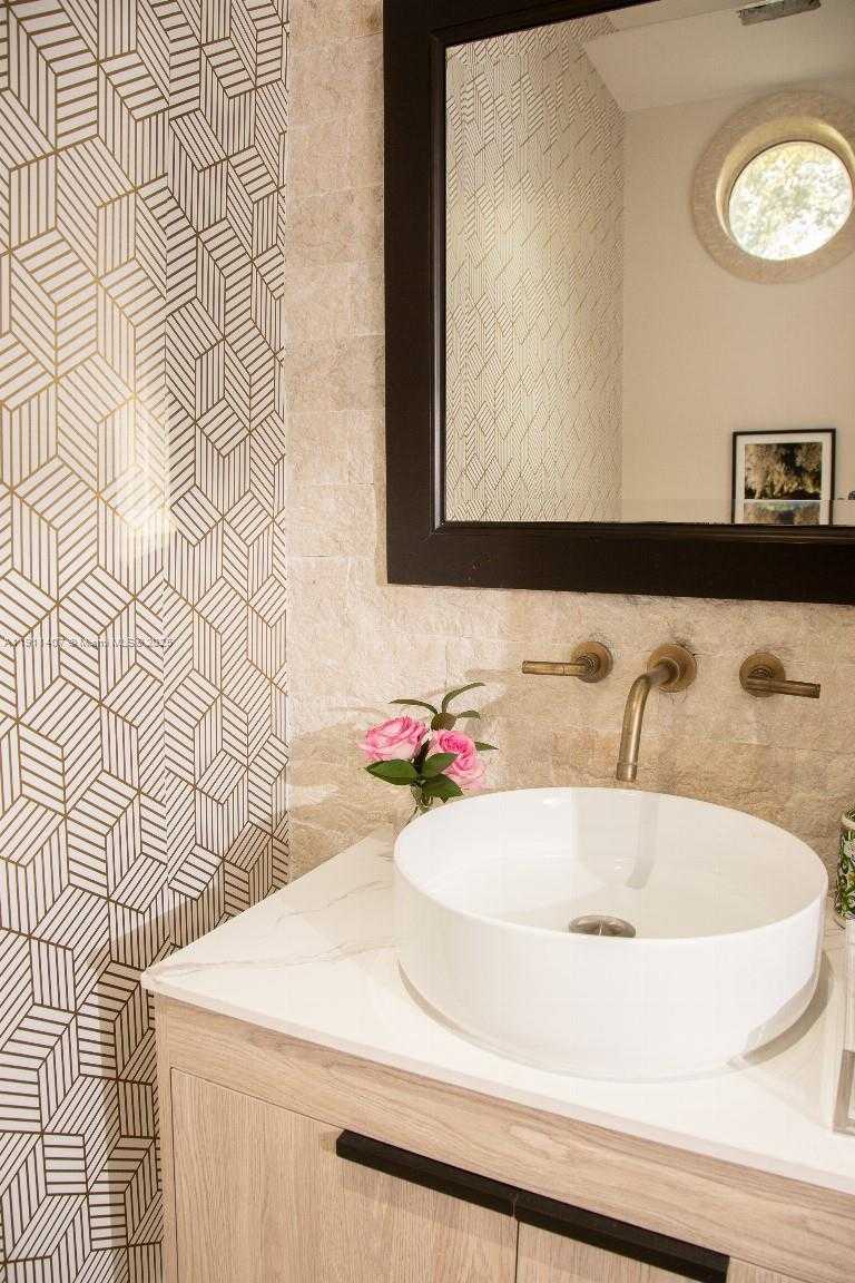 Small Image of 4819 UNIVERSITY DR #4819, Coral Gables Number 26