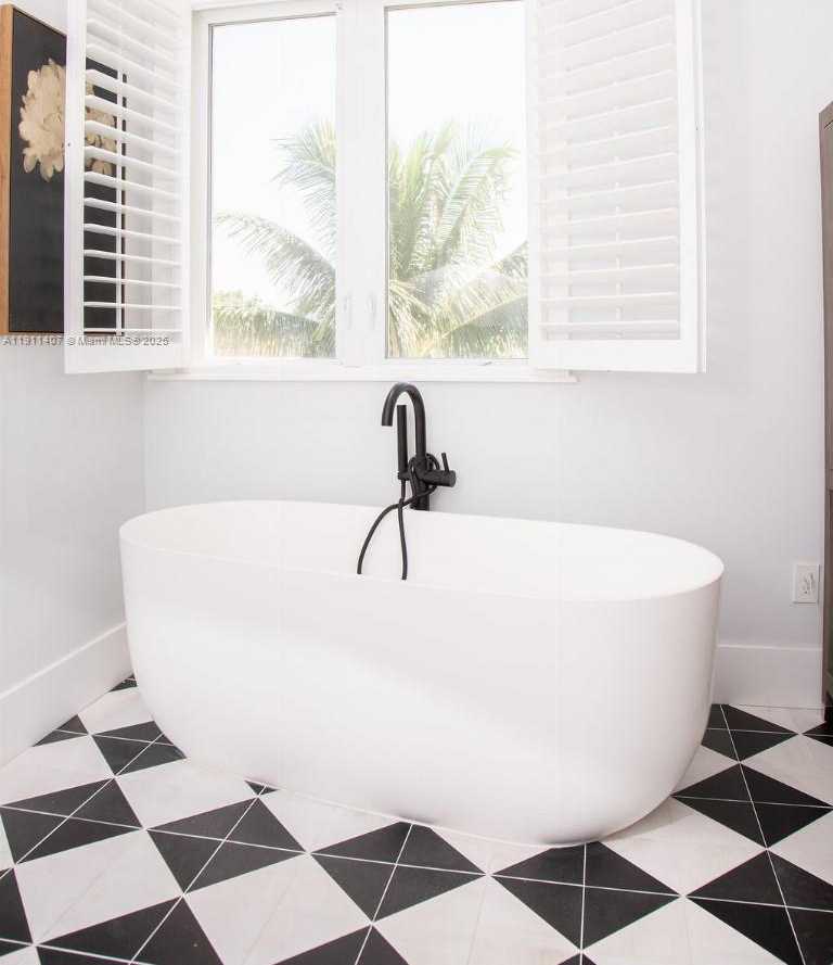 Small Image of 4819 UNIVERSITY DR #4819, Coral Gables Number 32