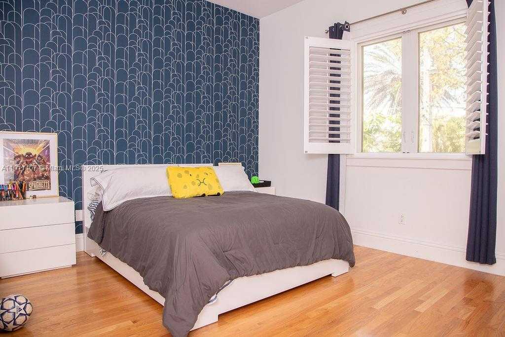 Small Image of 4819 UNIVERSITY DR #4819, Coral Gables Number 40