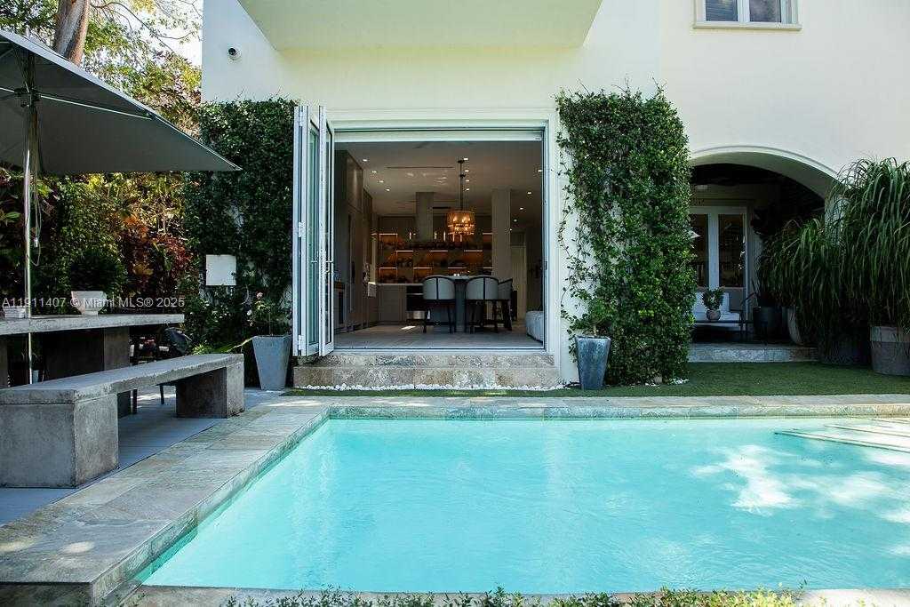 Small Image of 4819 UNIVERSITY DR #4819, Coral Gables Number 47