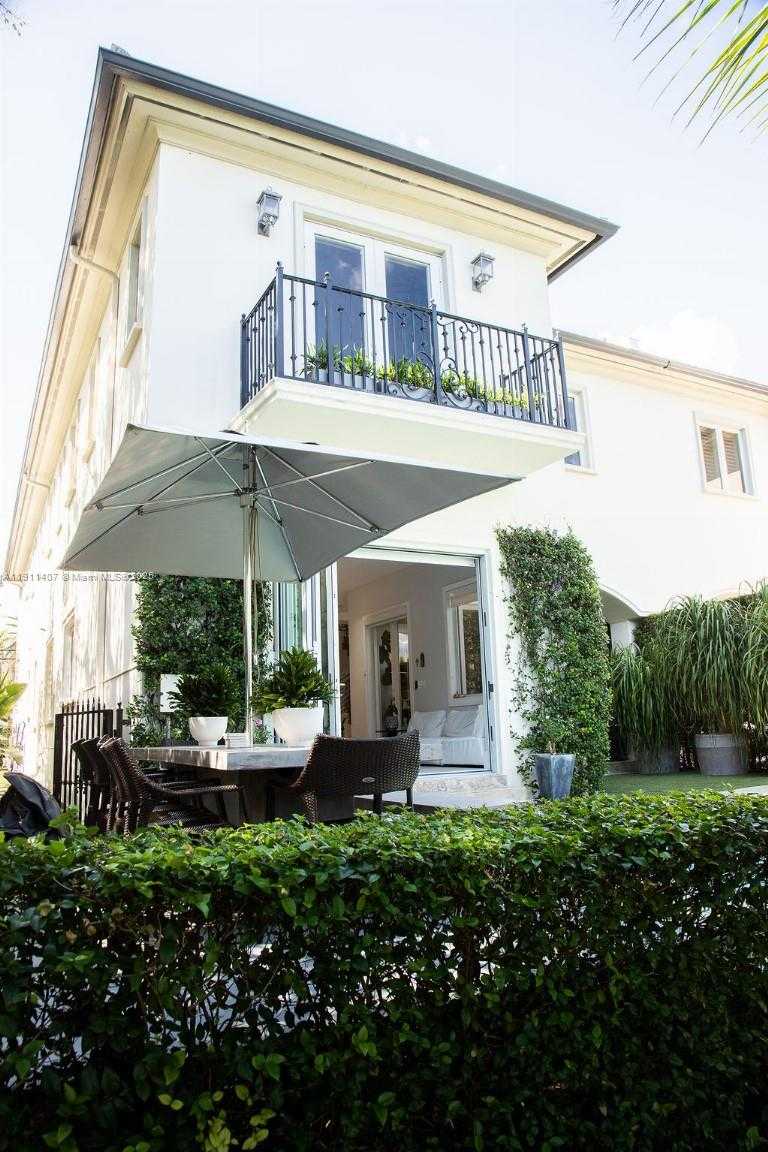 Small Image of 4819 UNIVERSITY DR #4819, Coral Gables Number 48