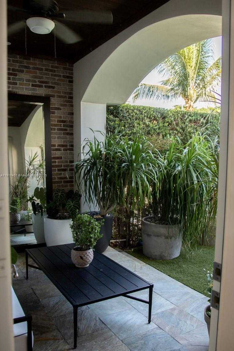 Small Image of 4819 UNIVERSITY DR #4819, Coral Gables Number 8