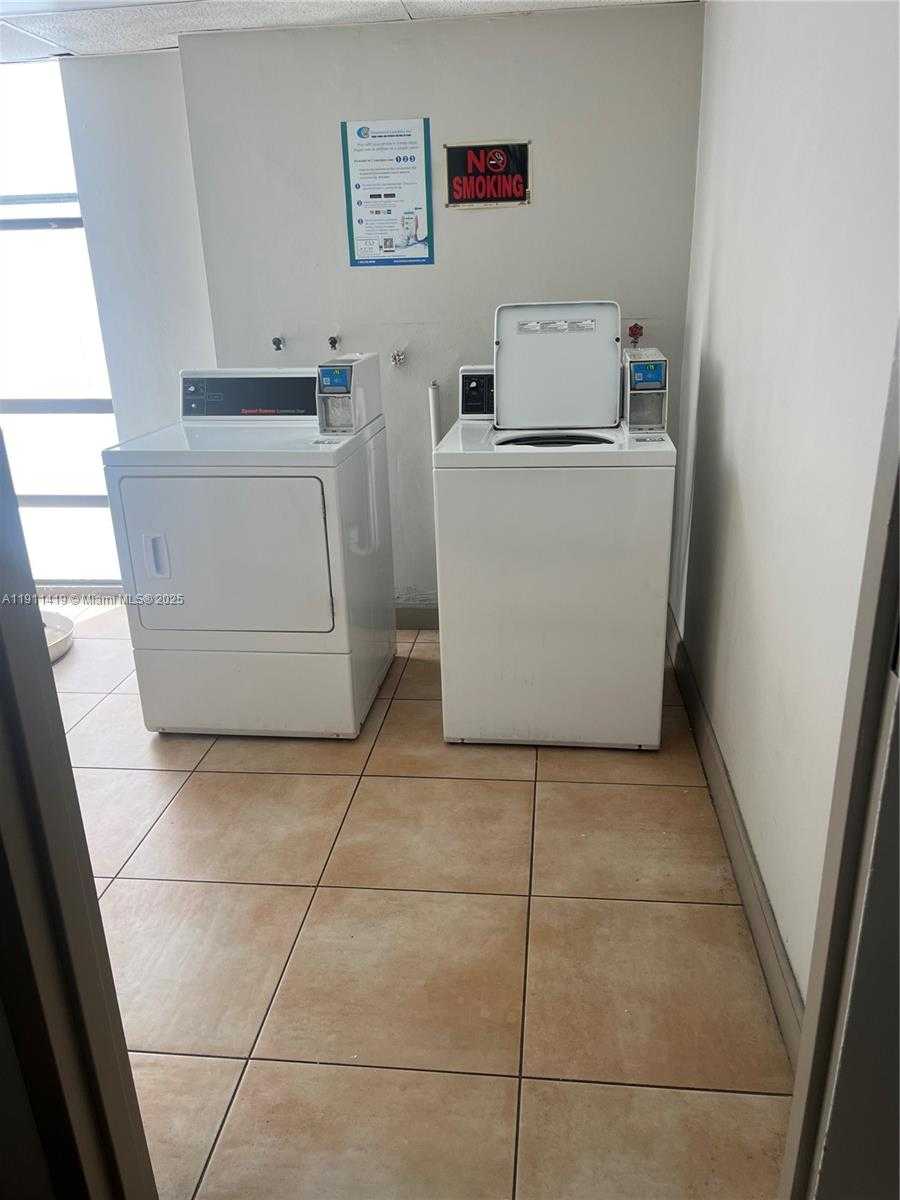 Small Image of 1825 WEST 44TH PL #309, Hialeah Number 5