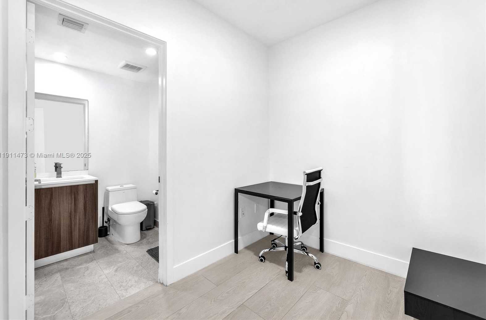 Small Image of 488 NORTH EAST 18TH ST #4311, Miami Number 23