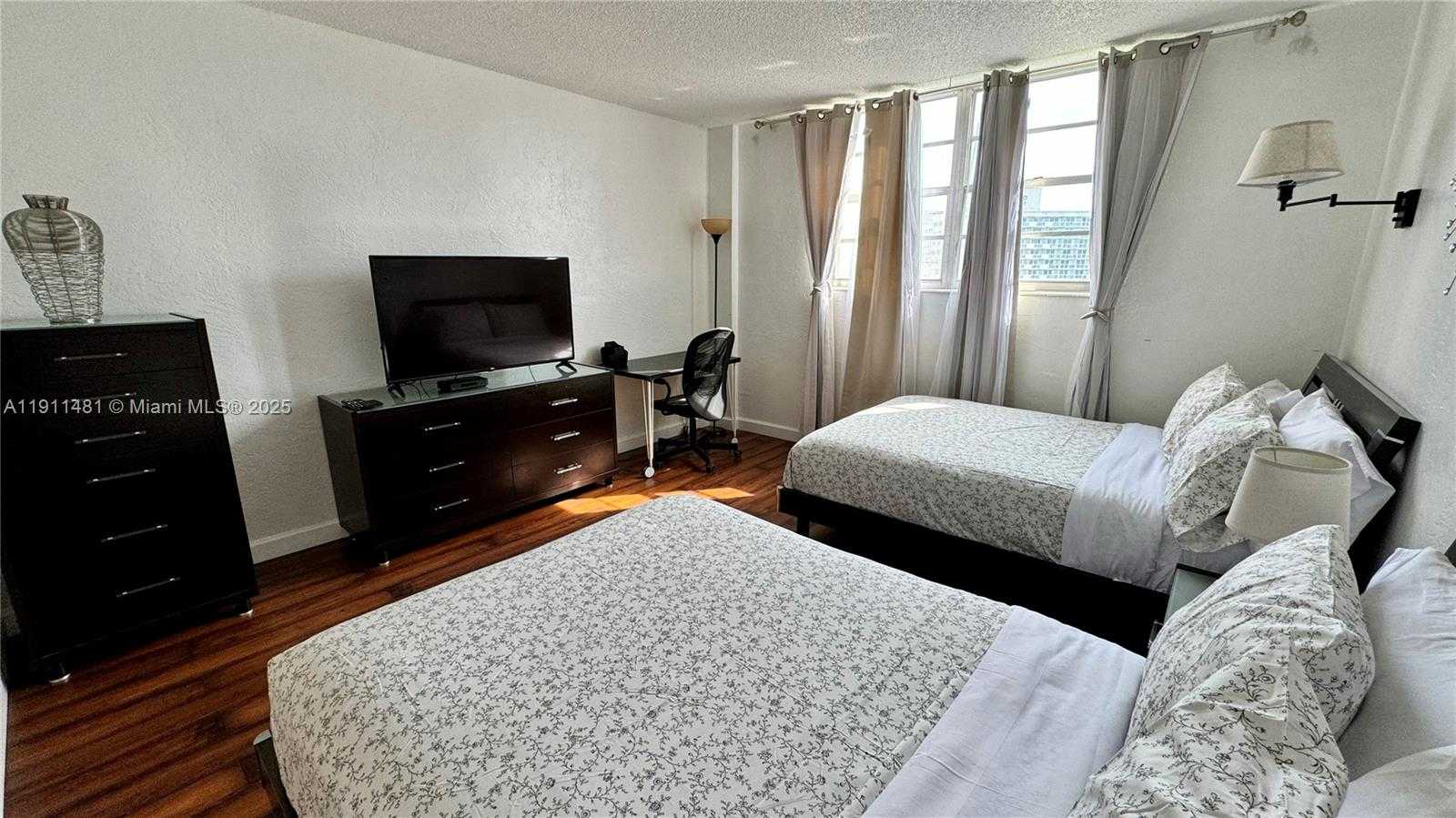 Imagen de Pequeño Objeto