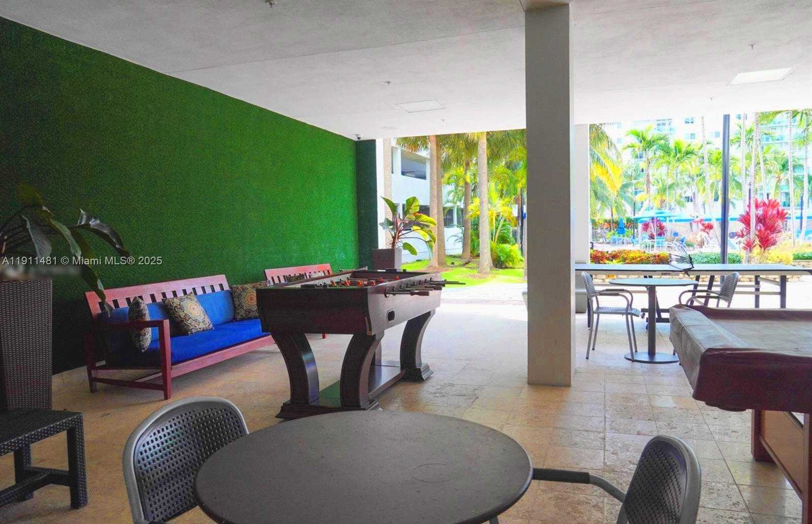 Imagen de Pequeño Objeto