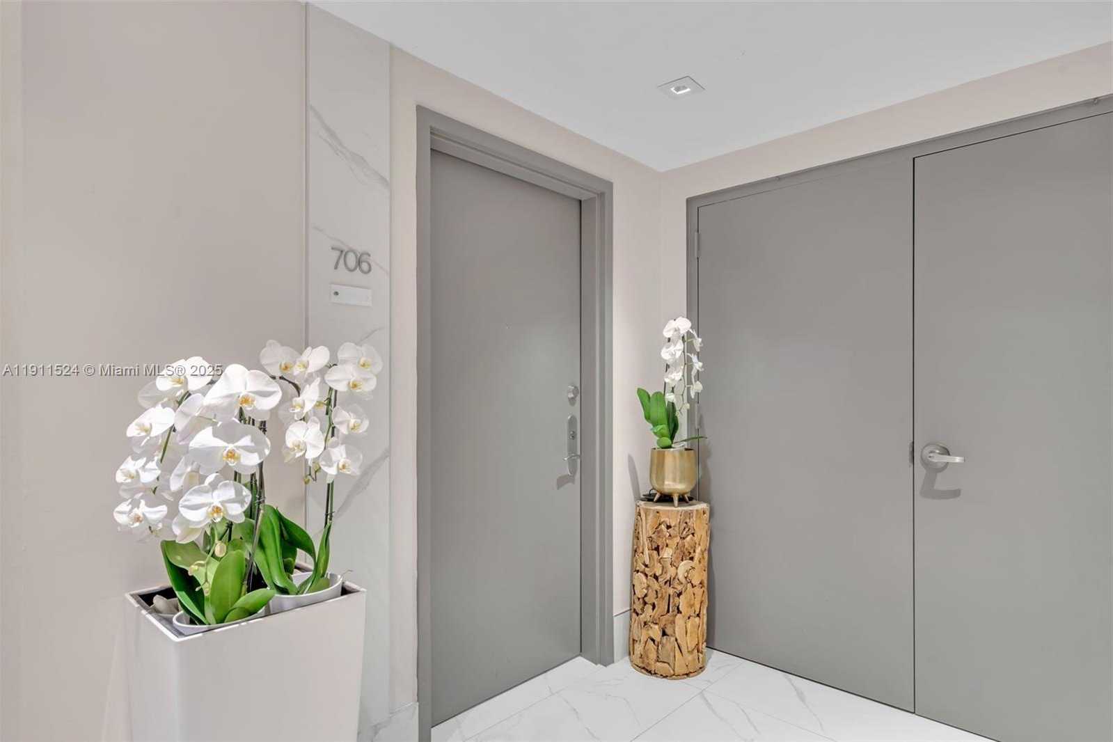 Small Image of 400 ALTON RD #706, Miami Beach Number 2