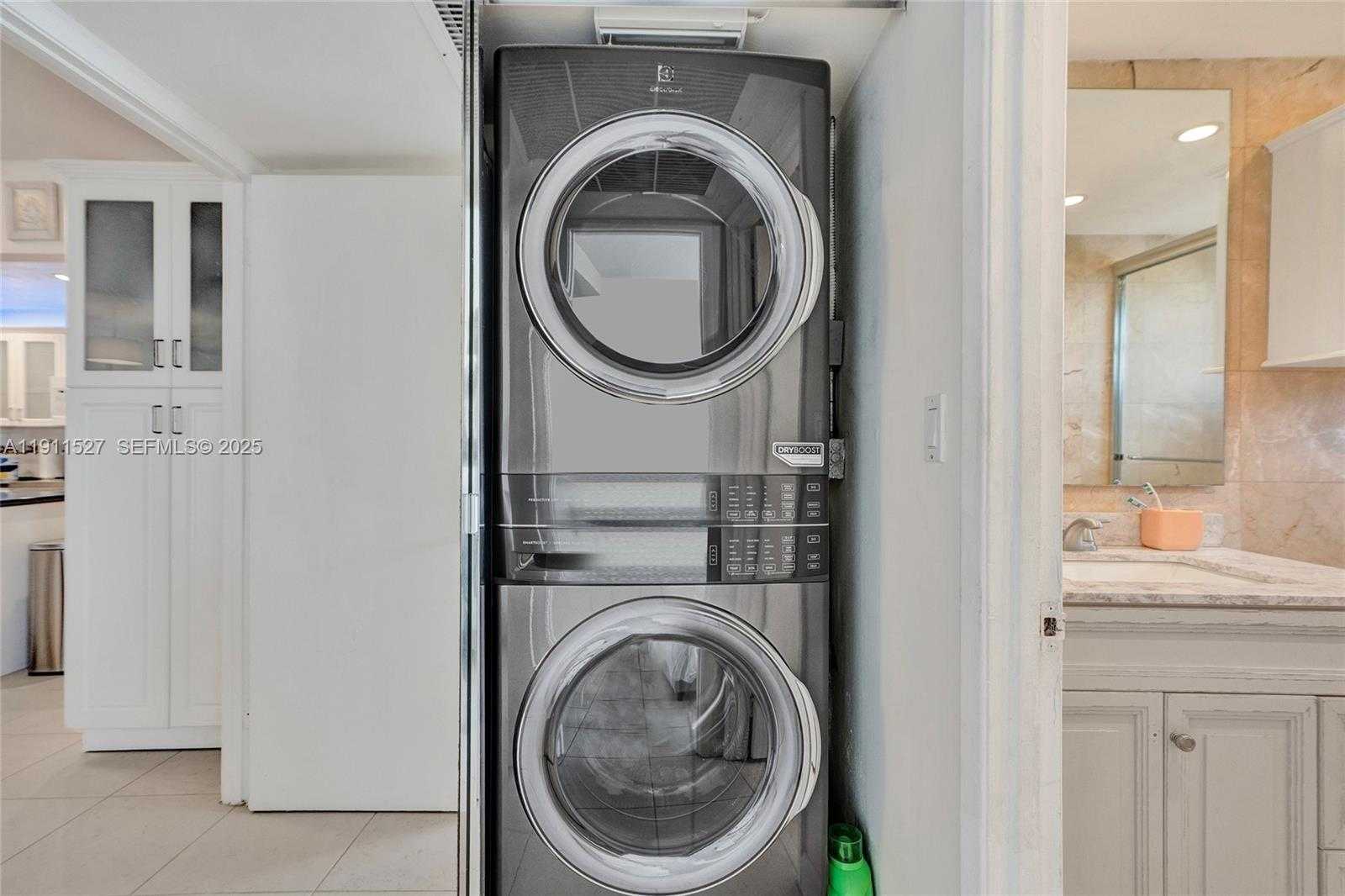 Small Image of 5005 COLLINS AVE #608, Miami Beach Number 23