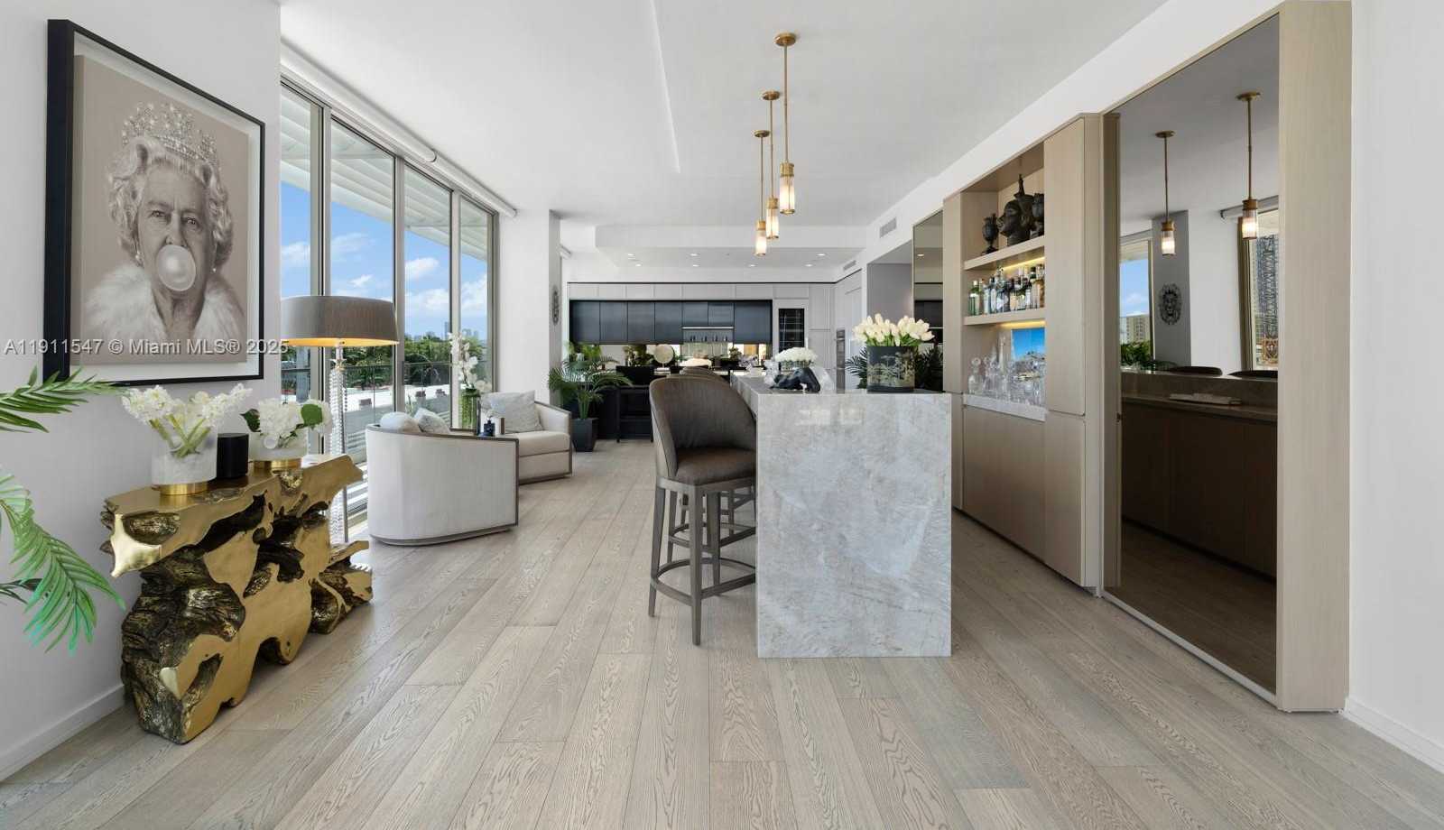 Small Image of 300 COLLINS AVE #PH3, Miami Beach Number 11