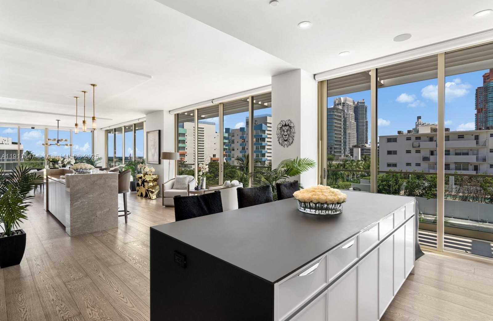 Small Image of 300 COLLINS AVE #PH3, Miami Beach Number 16