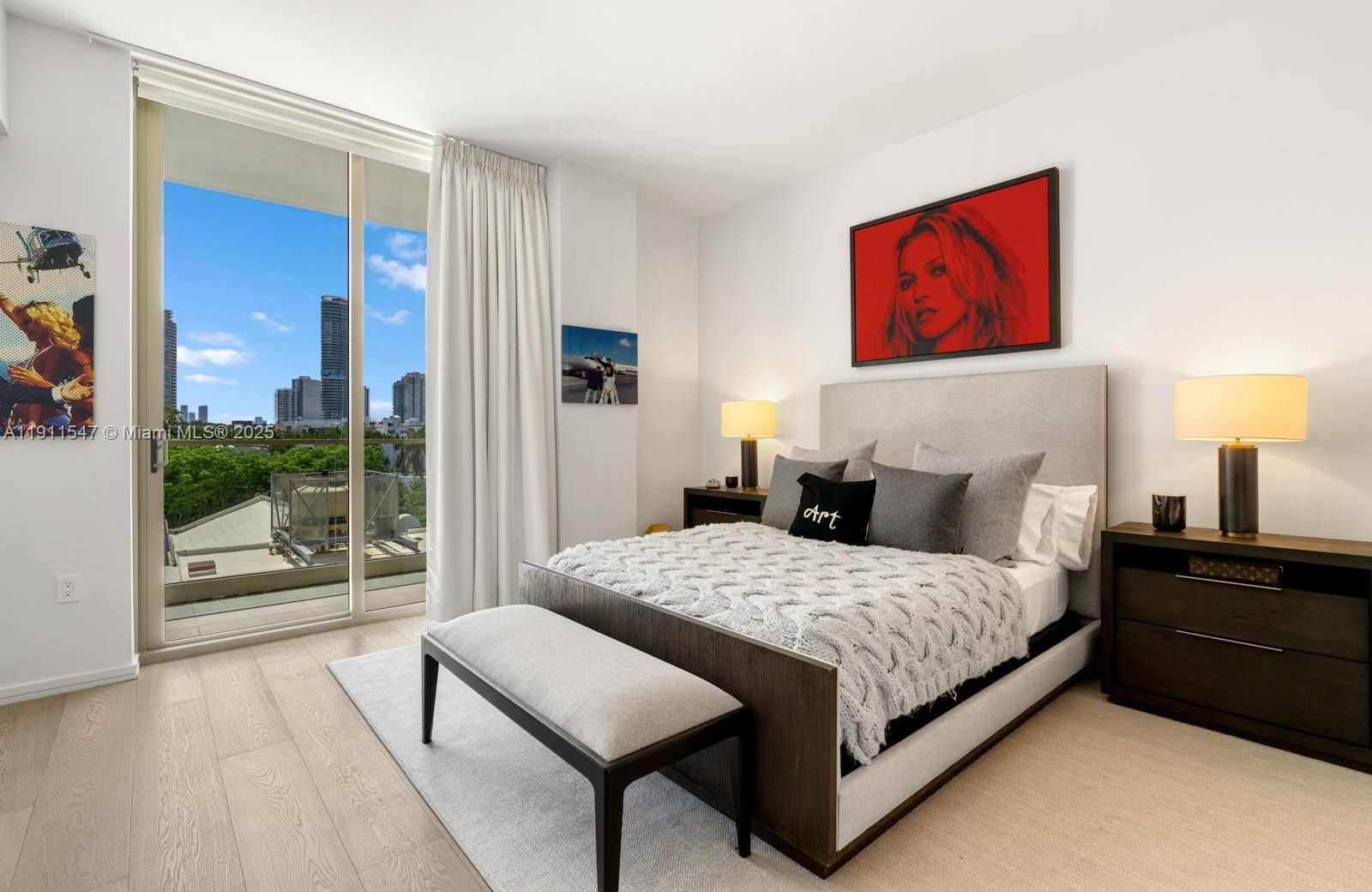 Small Image of 300 COLLINS AVE #PH3, Miami Beach Number 34