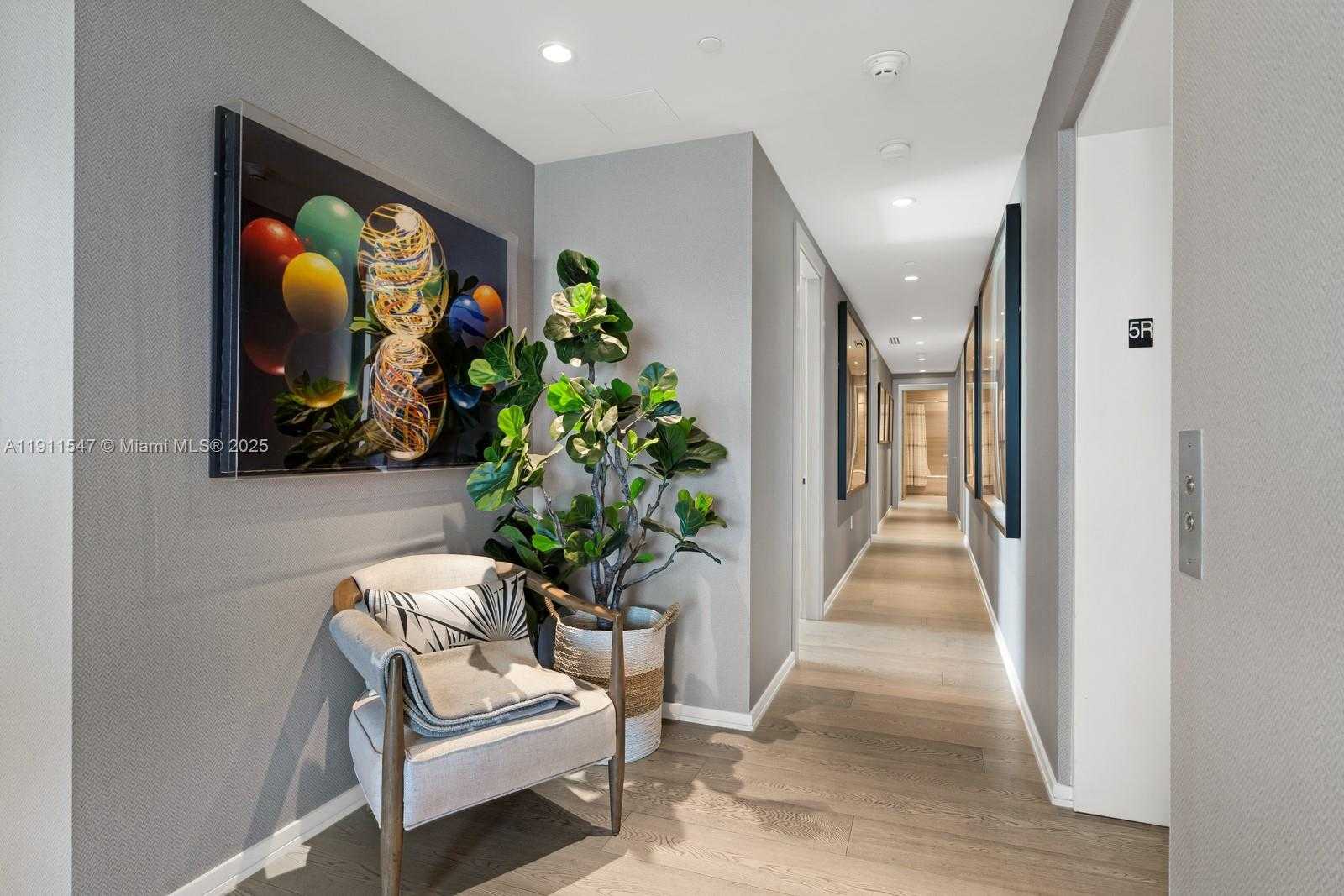 Small Image of 300 COLLINS AVE #PH3, Miami Beach Number 38