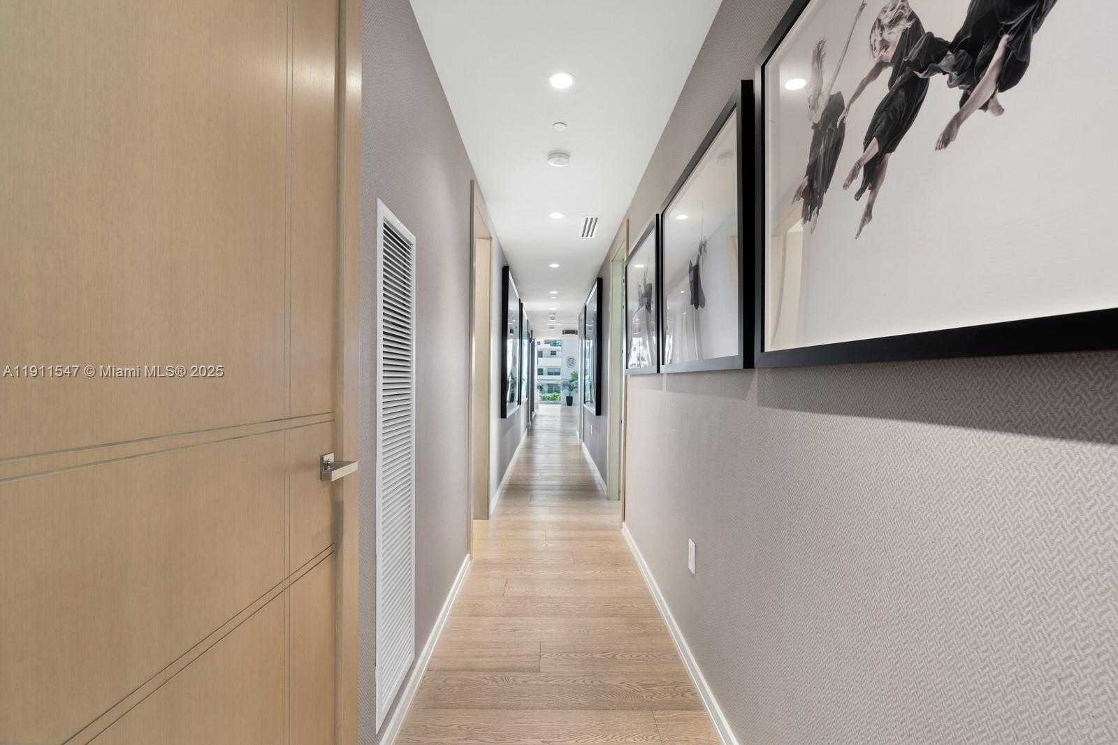 Small Image of 300 COLLINS AVE #PH3, Miami Beach Number 40