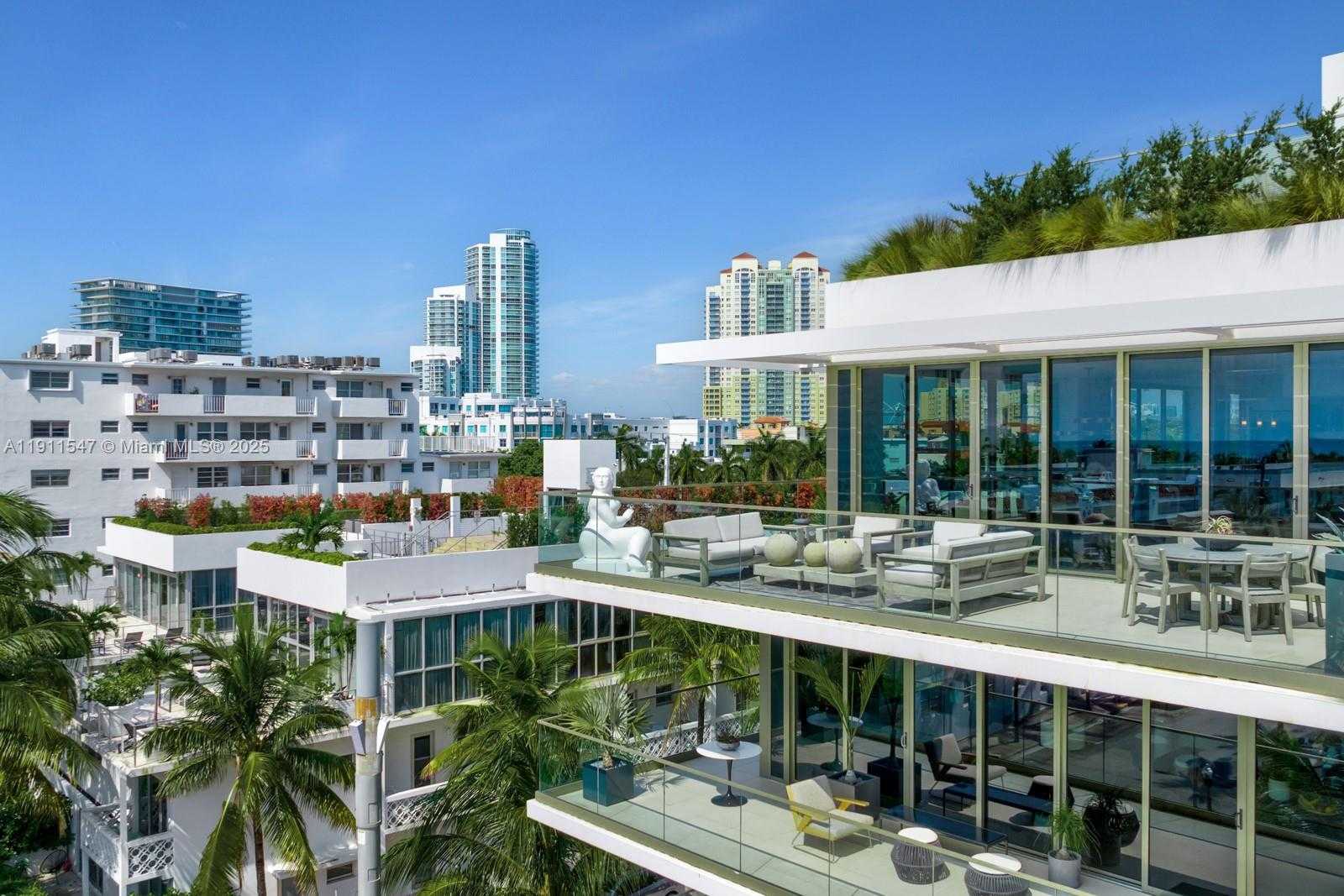 Small Image of 300 COLLINS AVE #PH3, Miami Beach Number 42