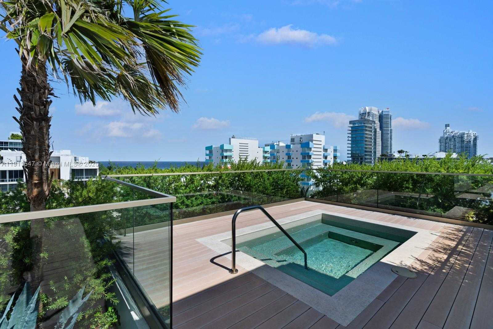 Small Image of 300 COLLINS AVE #PH3, Miami Beach Number 48