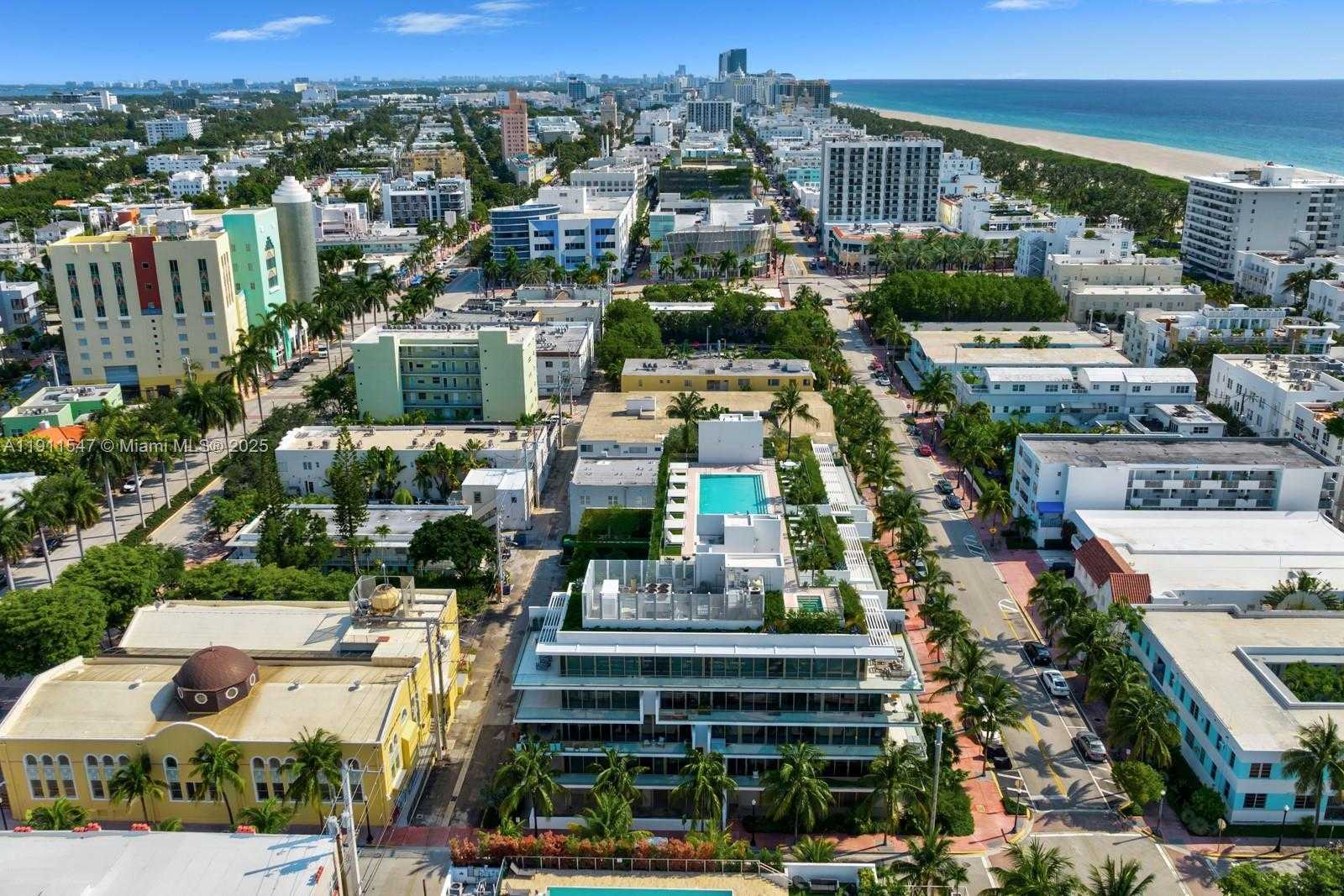 Small Image of 300 COLLINS AVE #PH3, Miami Beach Number 51