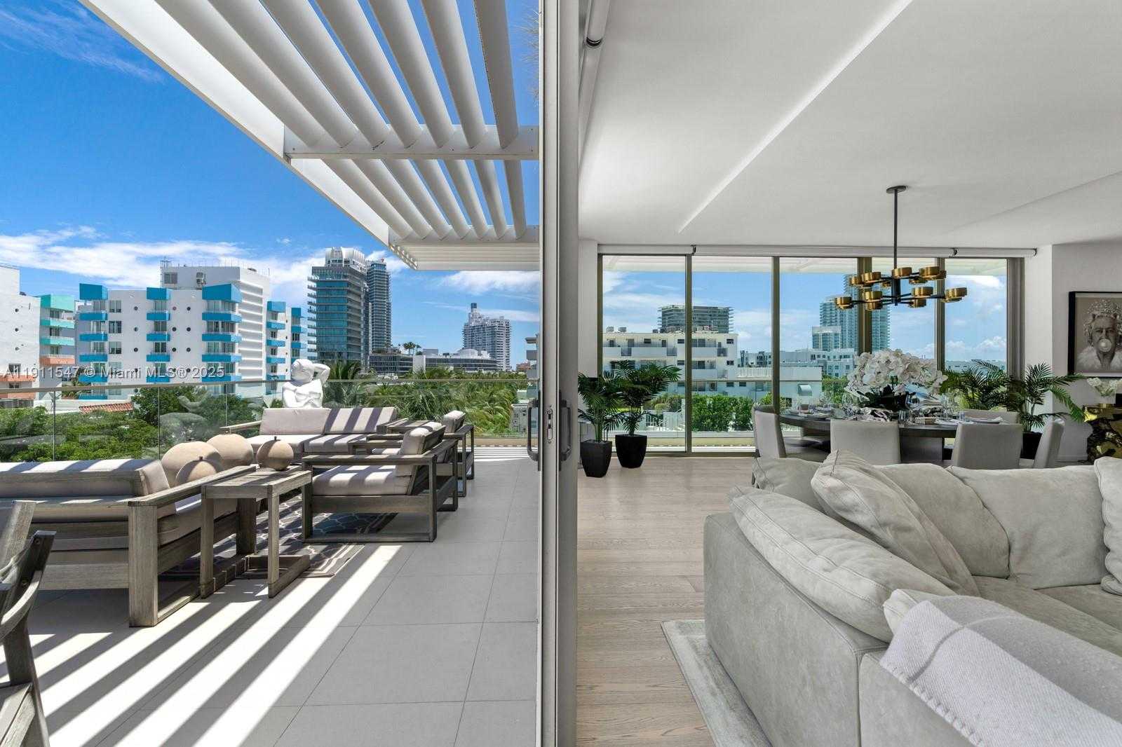 Small Image of 300 COLLINS AVE #PH3, Miami Beach Number 6