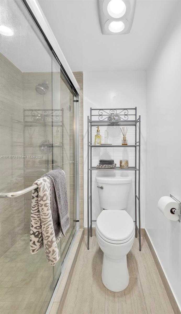 Small Image of 17720 NORTH BAY RD #803, Sunny Isles Beach Number 19