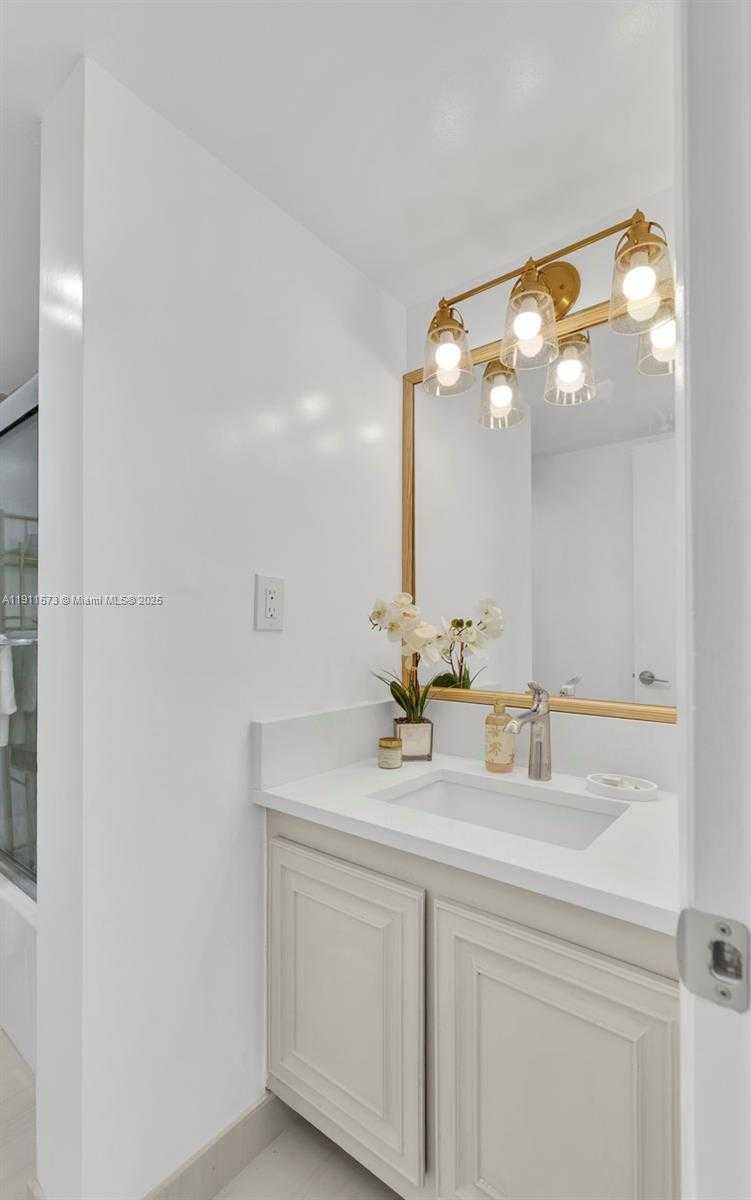 Small Image of 17720 NORTH BAY RD #803, Sunny Isles Beach Number 26