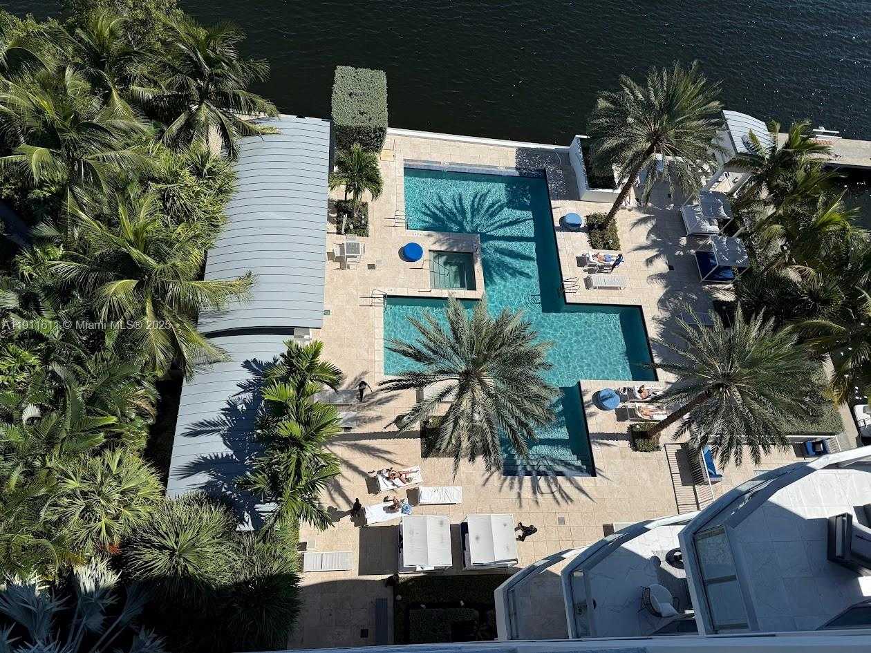 Small Image of 17301 BISCAYNE BLVD #910, North Miami Beach Number 39