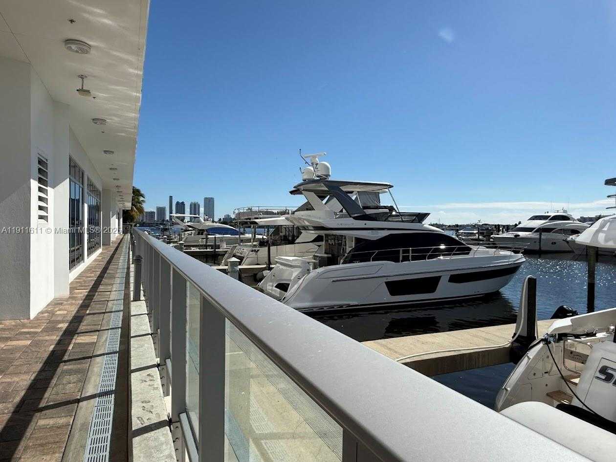 Small Image of 17301 BISCAYNE BLVD #910, North Miami Beach Number 42