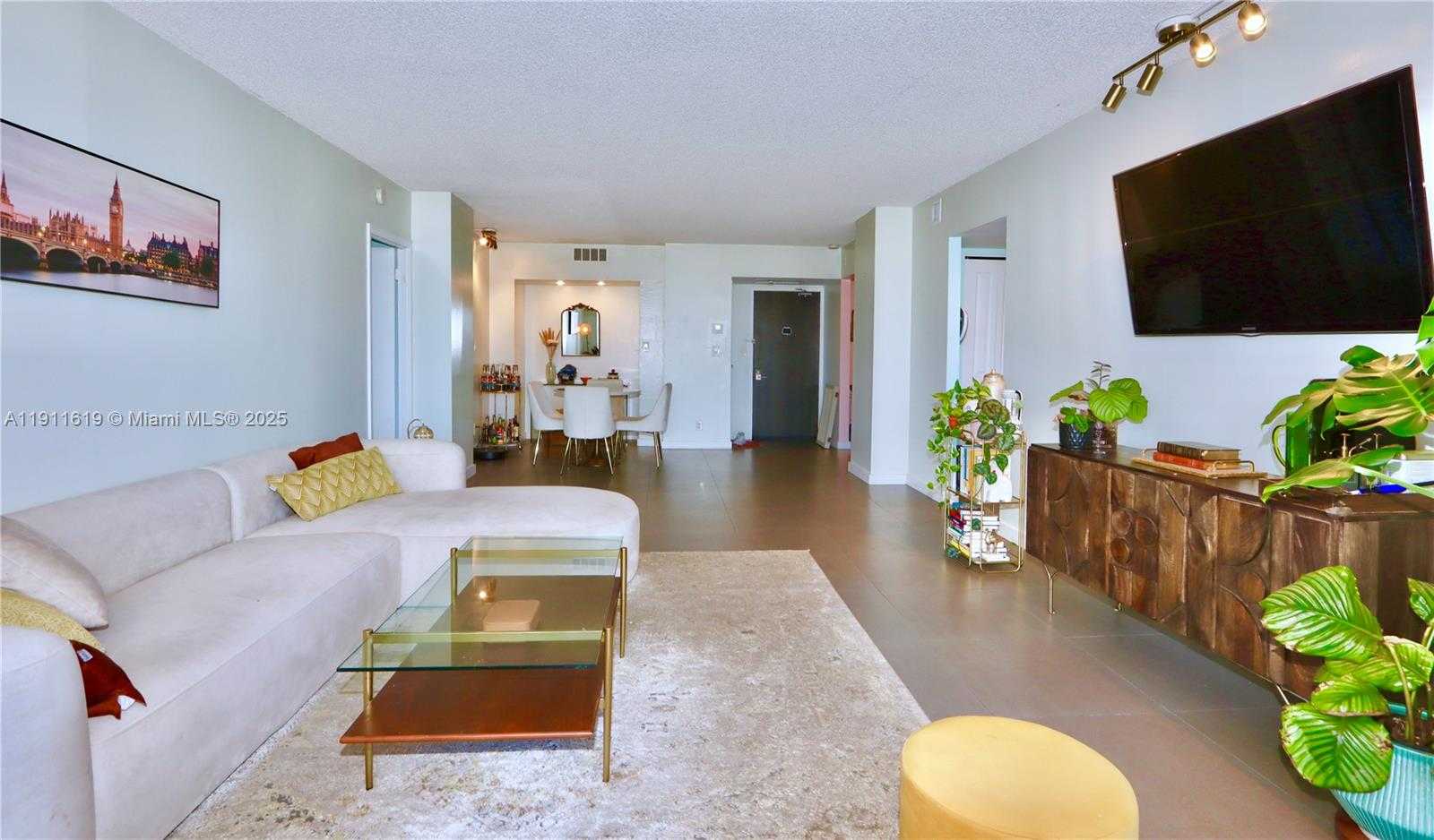 Small Image of 20379 WEST COUNTRY CLUB DR #836, Aventura Number 10