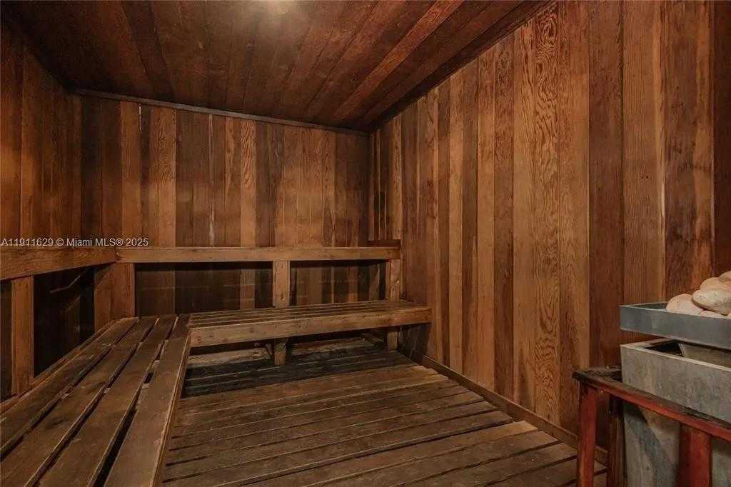 Small Image of 1600 SOUTH OCEAN DR #17D, Hollywood Number 16