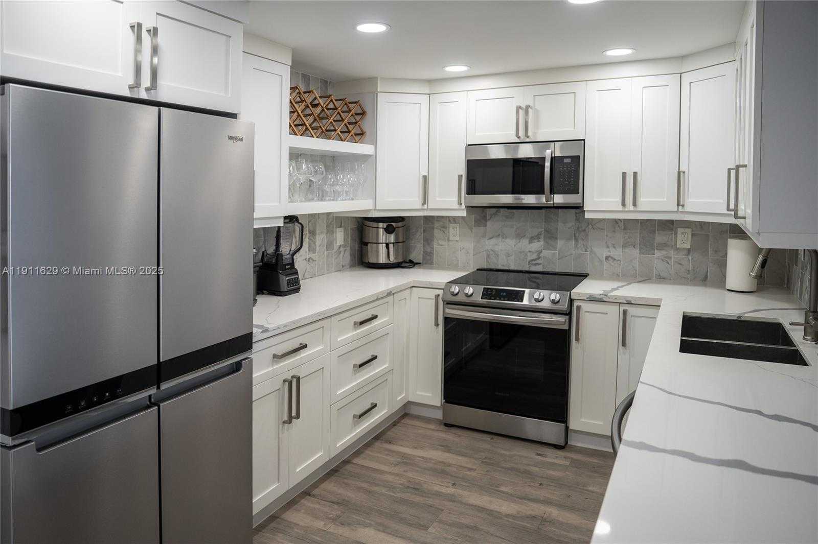 Small Image of 1600 SOUTH OCEAN DR #17D, Hollywood Number 3