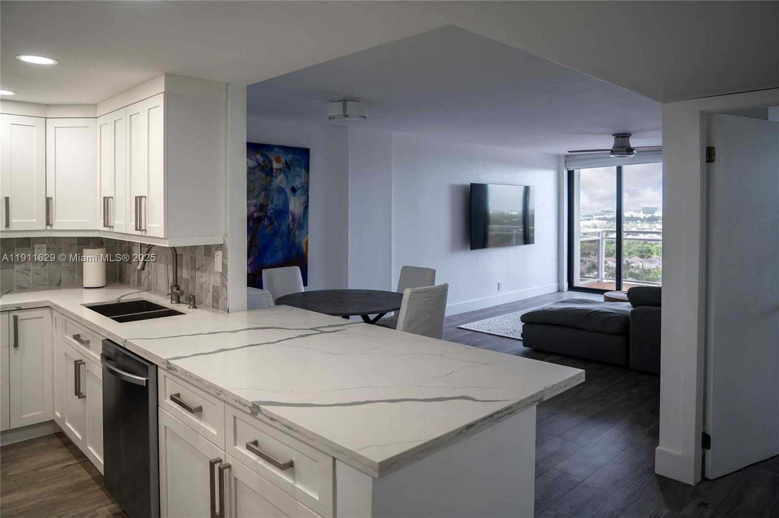 Small Image of 1600 SOUTH OCEAN DR #17D, Hollywood Number 4