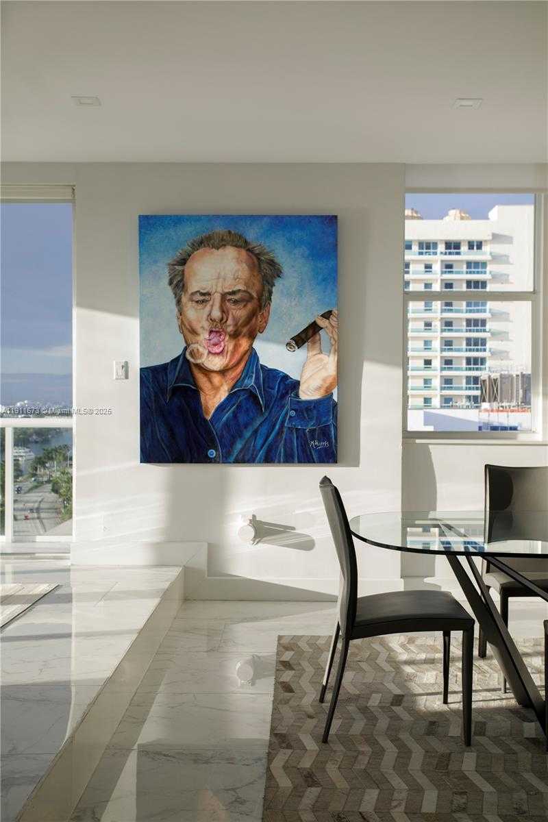Small Image of 5001 COLLINS AVE #PH-1, Miami Beach Number 15