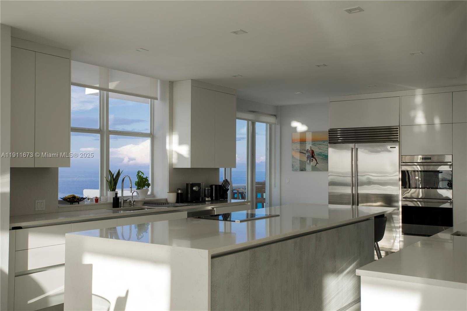 Small Image of 5001 COLLINS AVE #PH-1, Miami Beach Number 19