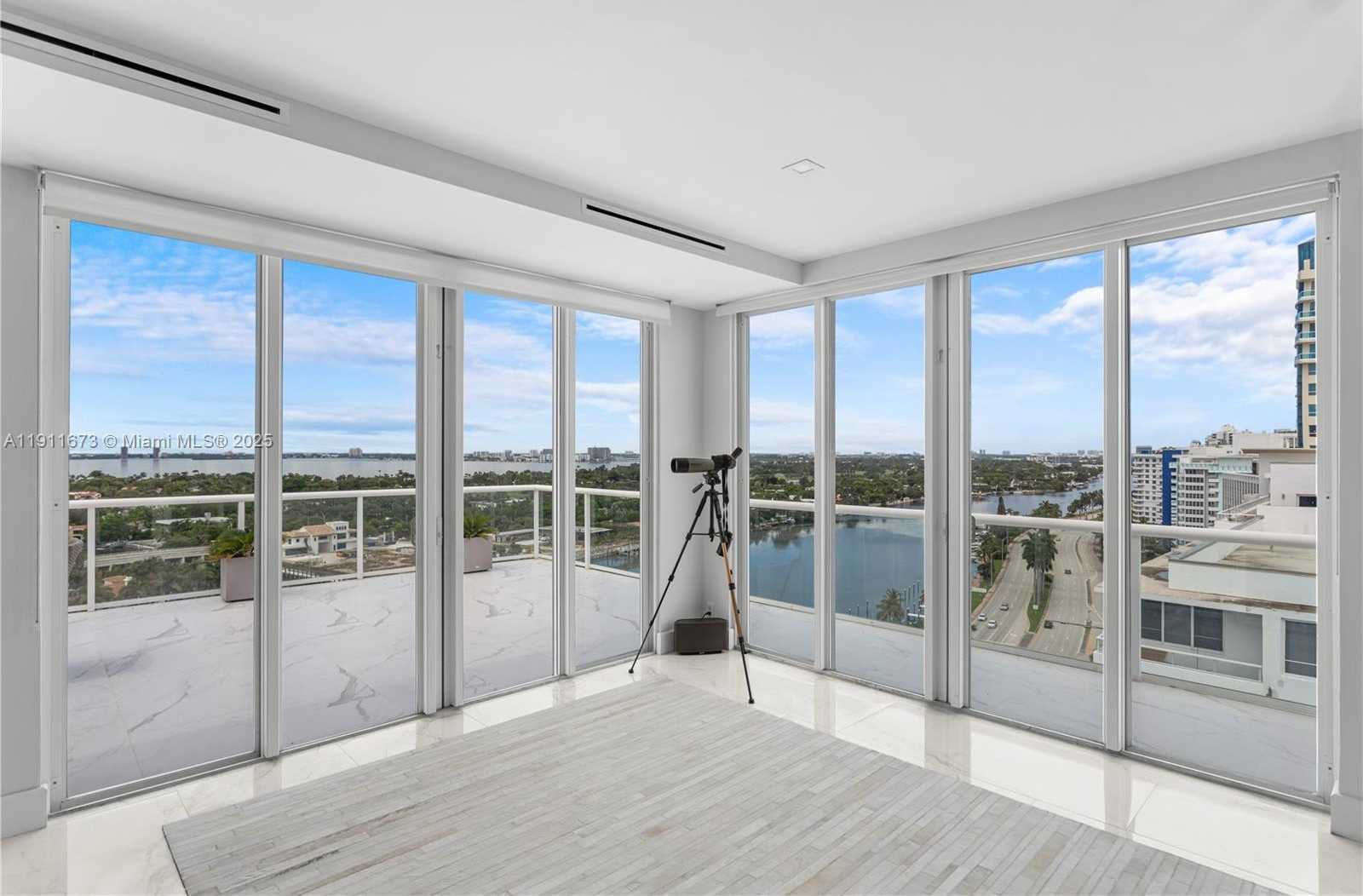 Small Image of 5001 COLLINS AVE #PH-1, Miami Beach Number 41