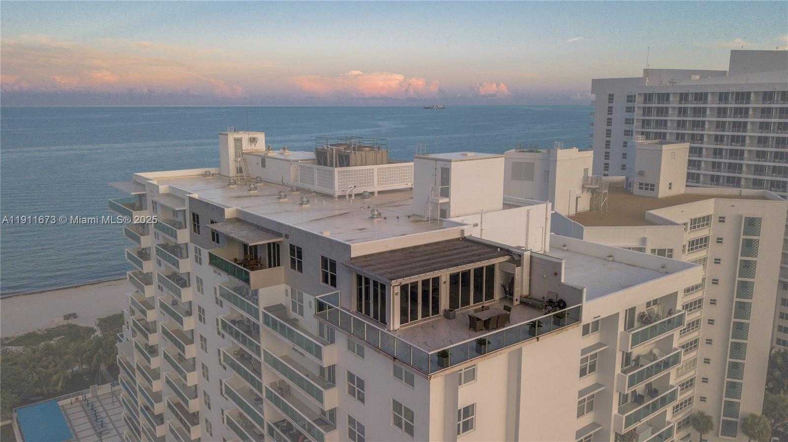 Small Image of 5001 COLLINS AVE #PH-1, Miami Beach Number 52