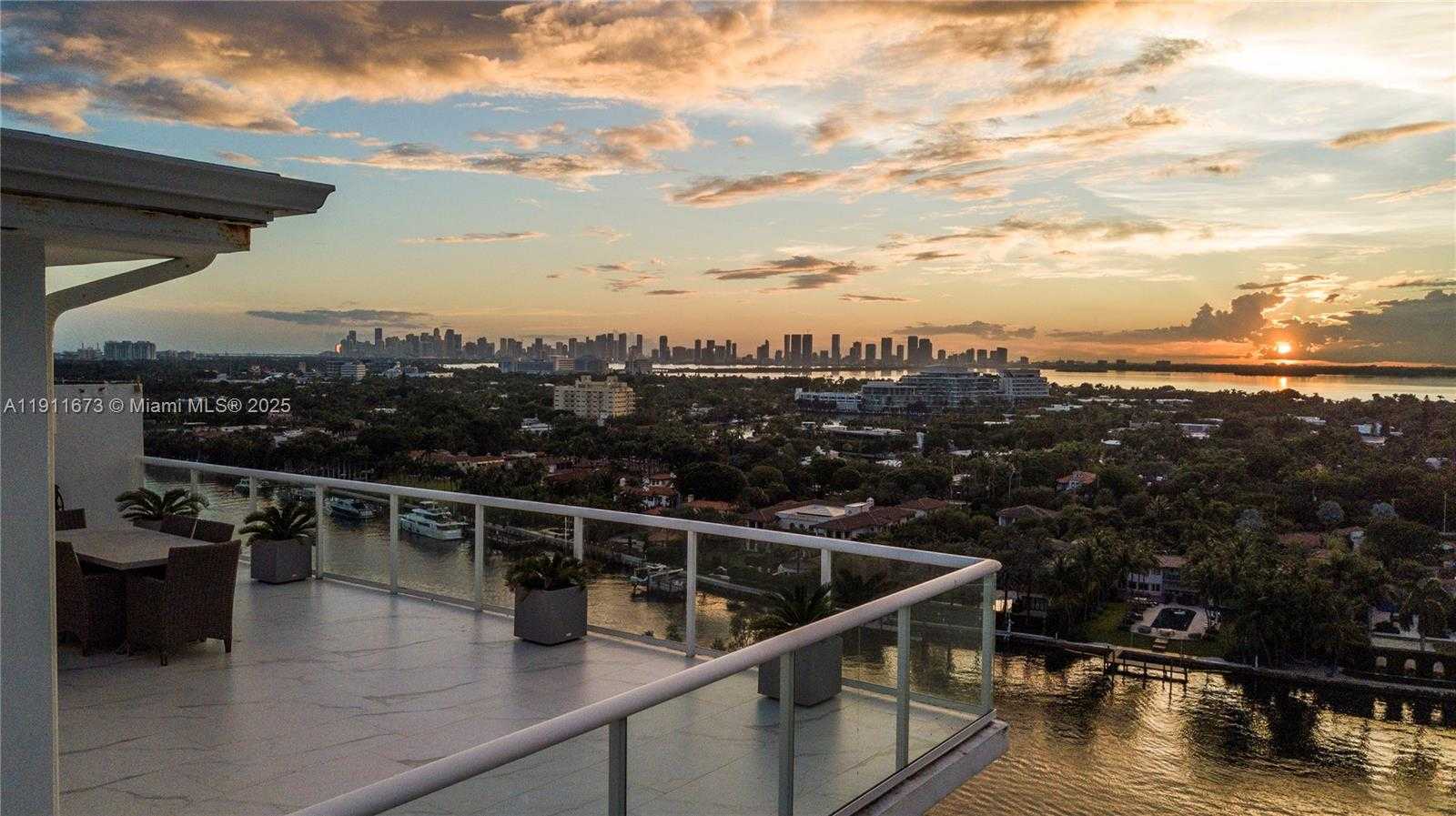 Small Image of 5001 COLLINS AVE #PH-1, Miami Beach Number 55