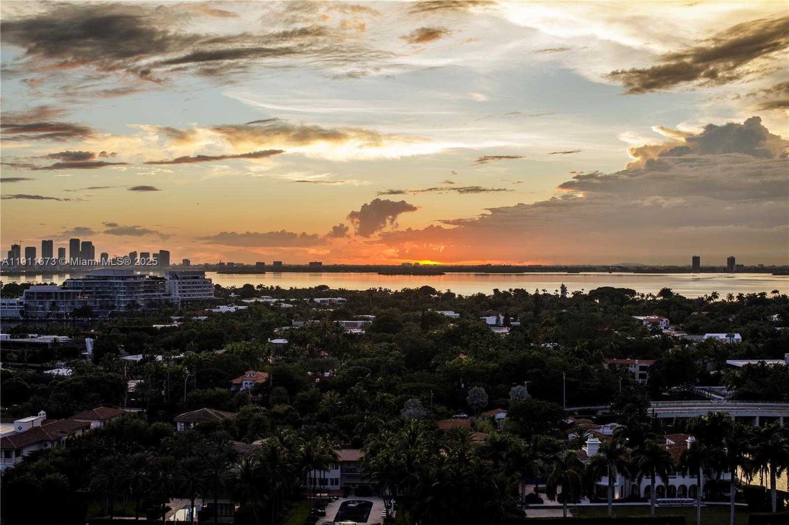 Small Image of 5001 COLLINS AVE #PH-1, Miami Beach Number 56