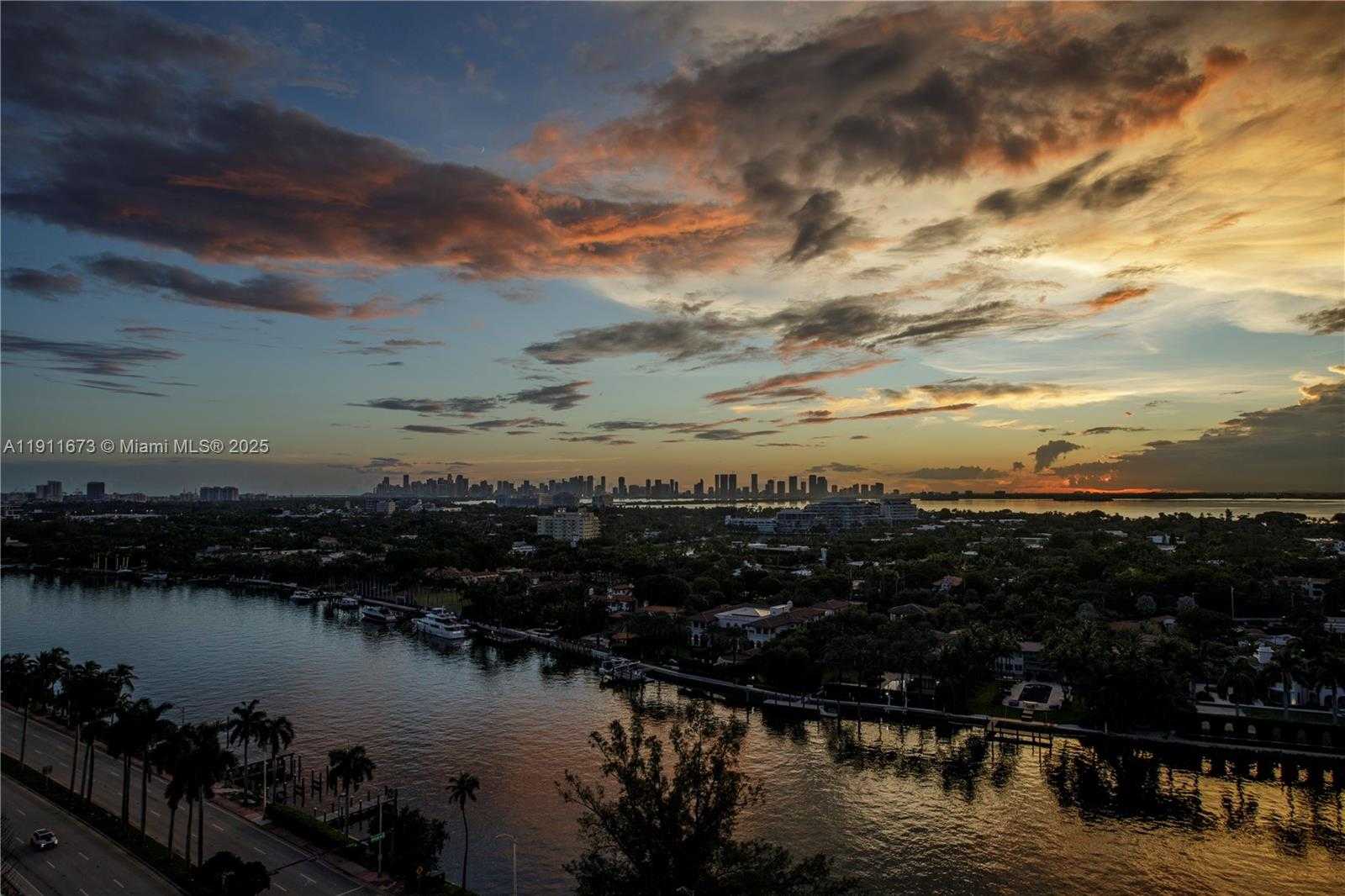 Small Image of 5001 COLLINS AVE #PH-1, Miami Beach Number 57