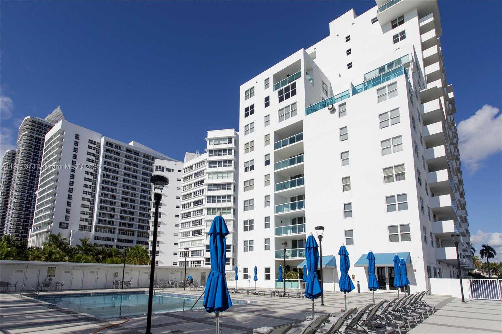 Small Image of 5001 COLLINS AVE #PH-1, Miami Beach Number 67