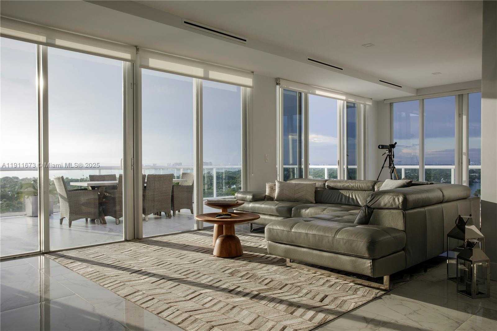 Small Image of 5001 COLLINS AVE #PH-1, Miami Beach Number 7
