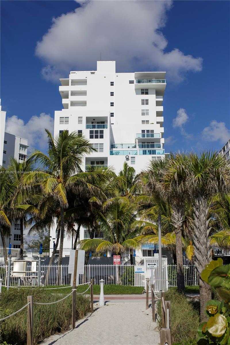 Small Image of 5001 COLLINS AVE #PH-1, Miami Beach Number 75