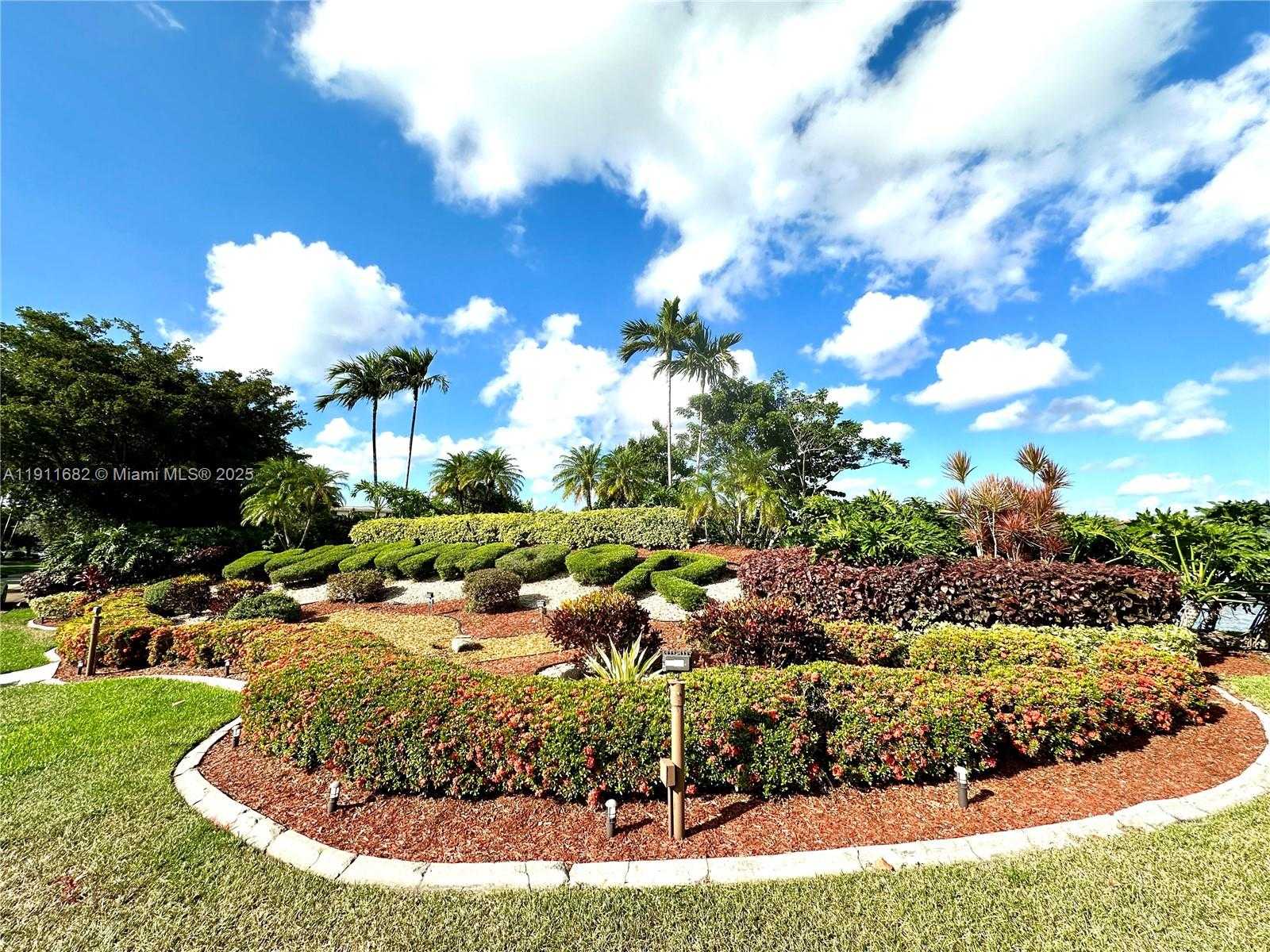 Small Image of 3102 PORTOFINO PT #M2, Coconut Creek Number 1