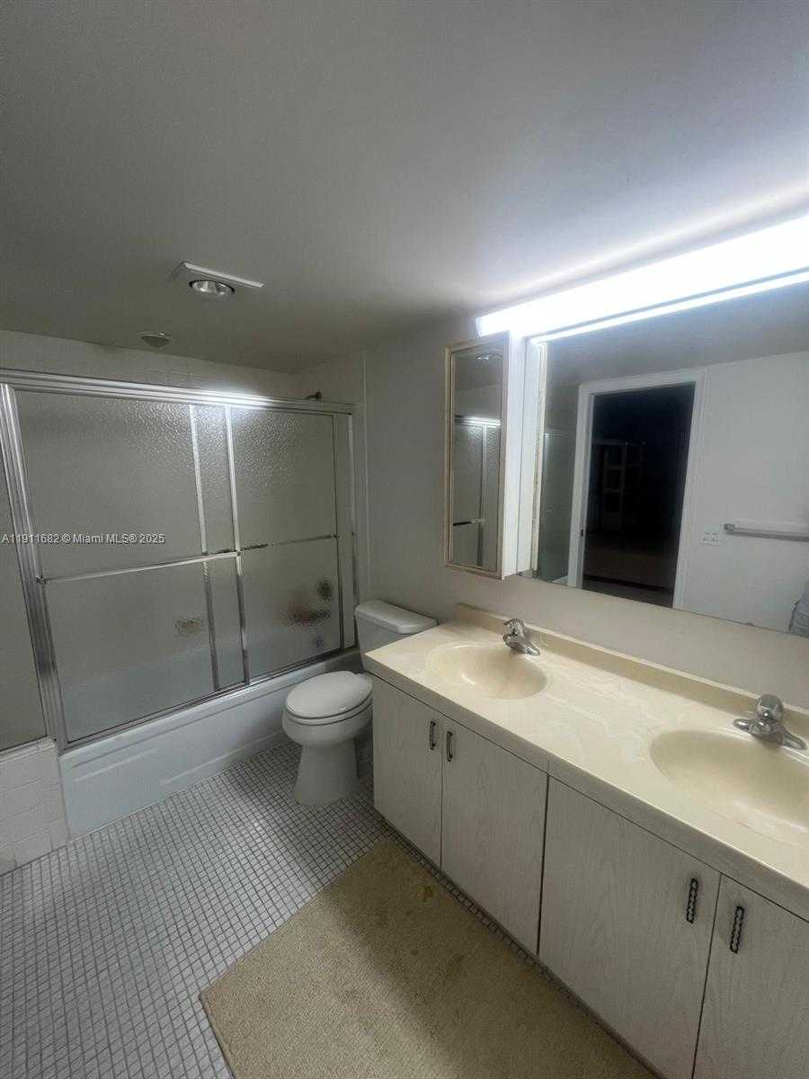 Small Image of 3102 PORTOFINO PT #M2, Coconut Creek Number 19
