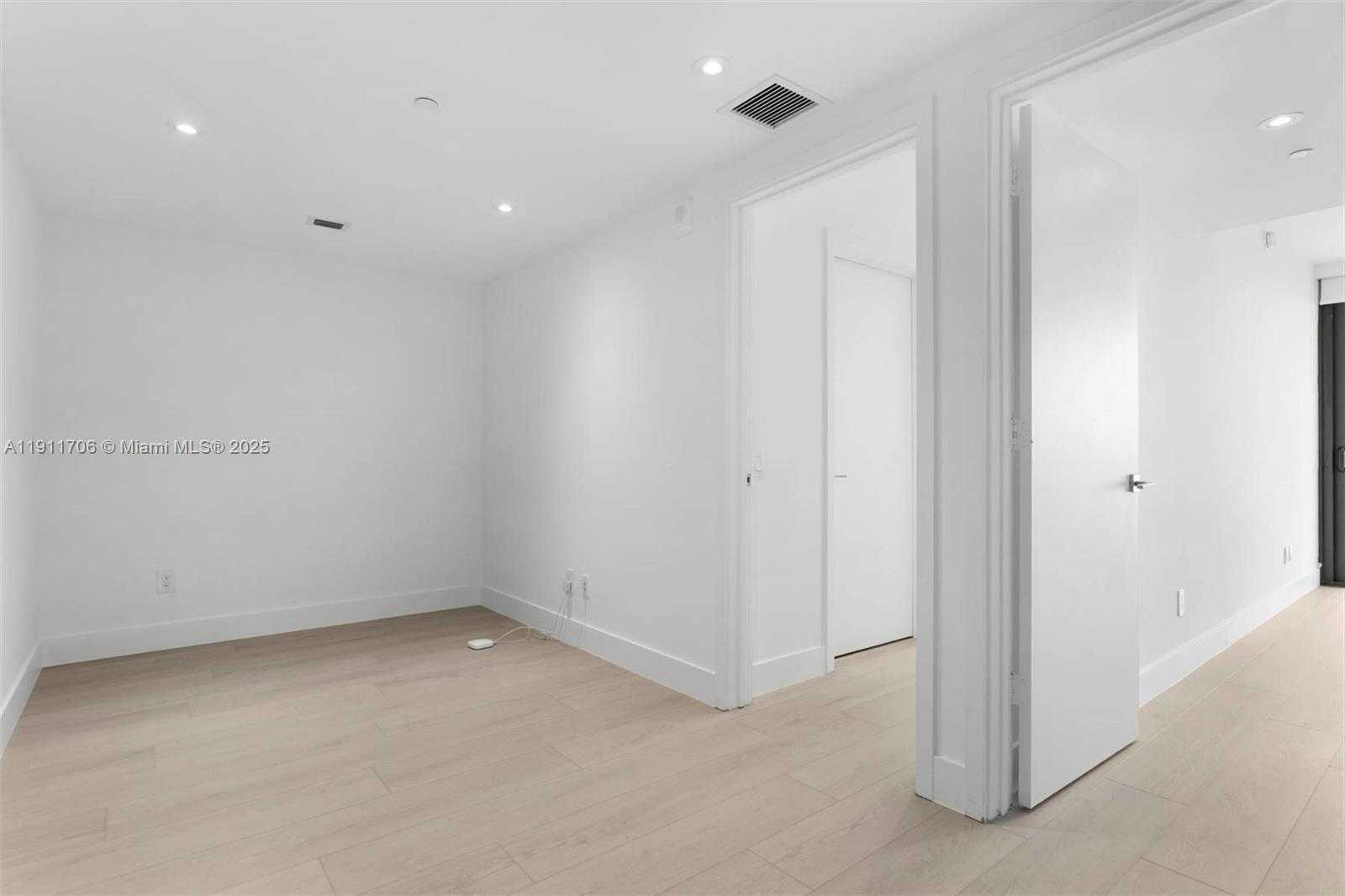 Small Image of 3131 NORTH EAST 7TH AVE #2604, Miami Number 19