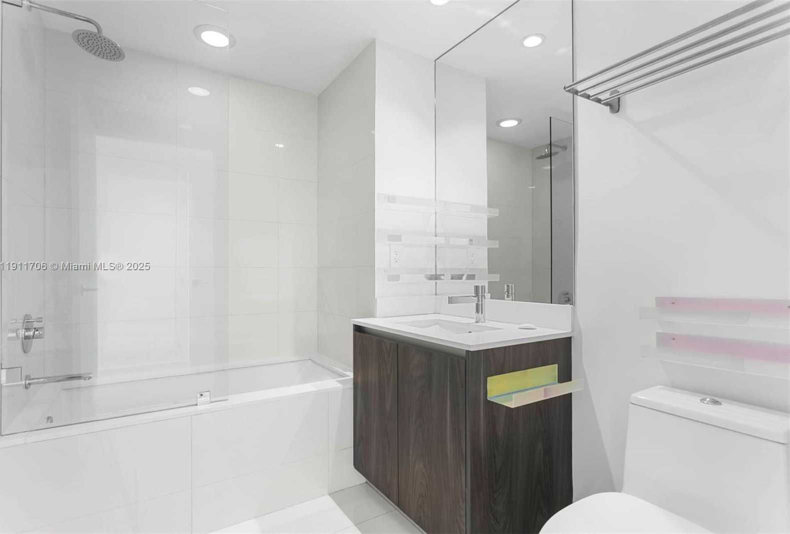 Small Image of 3131 NORTH EAST 7TH AVE #2604, Miami Number 22