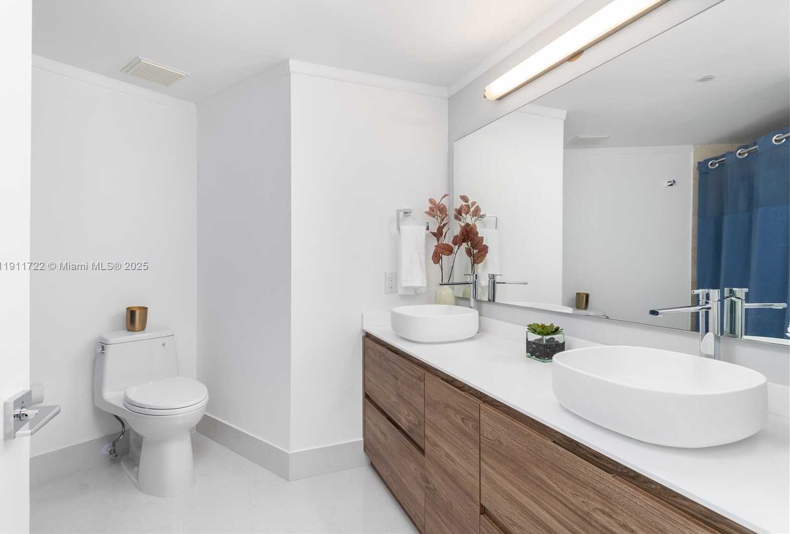 Small Image of 2475 BRICKELL AVE #1907, Miami Number 11