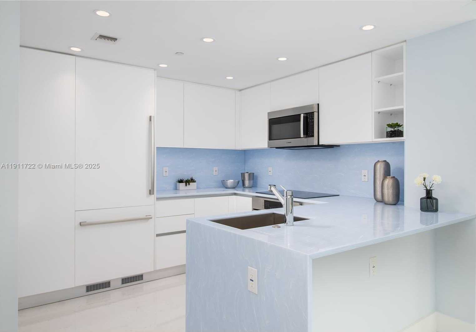 Small Image of 2475 BRICKELL AVE #1907, Miami Number 4